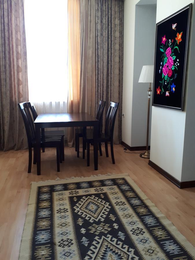 Kok-Art Hotel Jalal-Abad Esterno foto