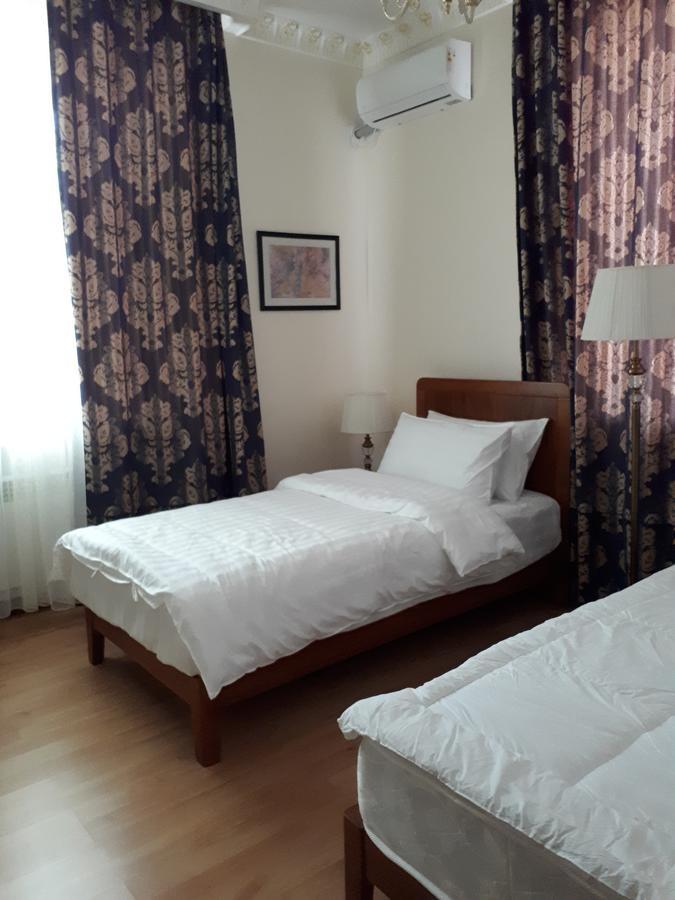 Kok-Art Hotel Jalal-Abad Esterno foto