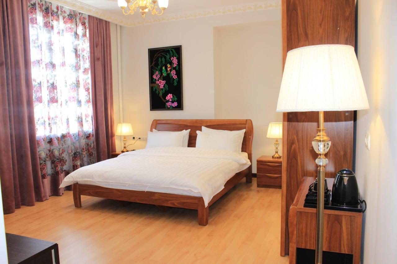 Kok-Art Hotel Jalal-Abad Esterno foto