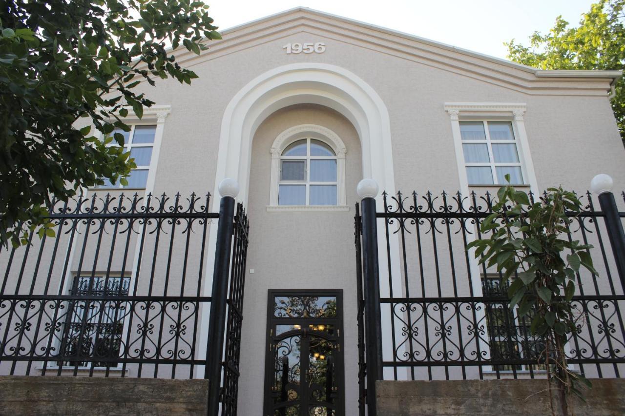 Kok-Art Hotel Jalal-Abad Esterno foto