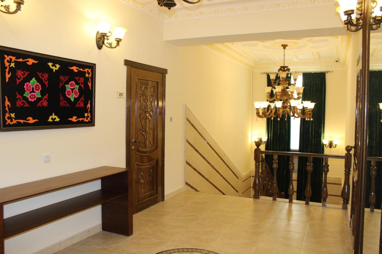 Kok-Art Hotel Jalal-Abad Esterno foto