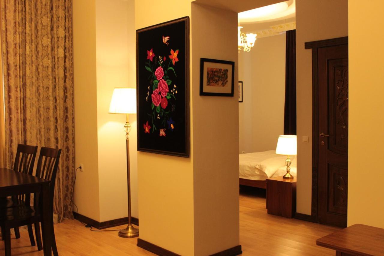 Kok-Art Hotel Jalal-Abad Esterno foto