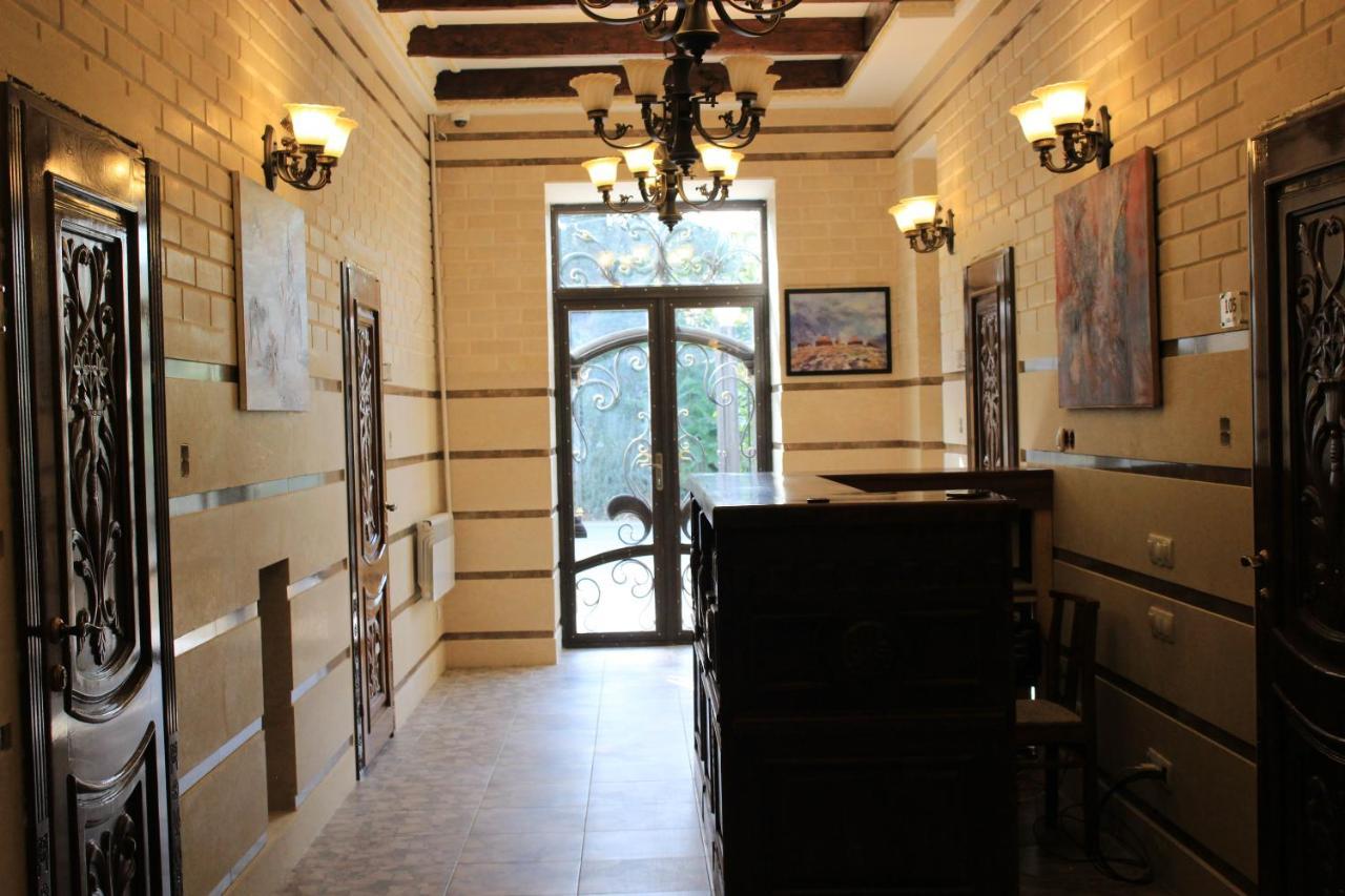 Kok-Art Hotel Jalal-Abad Esterno foto