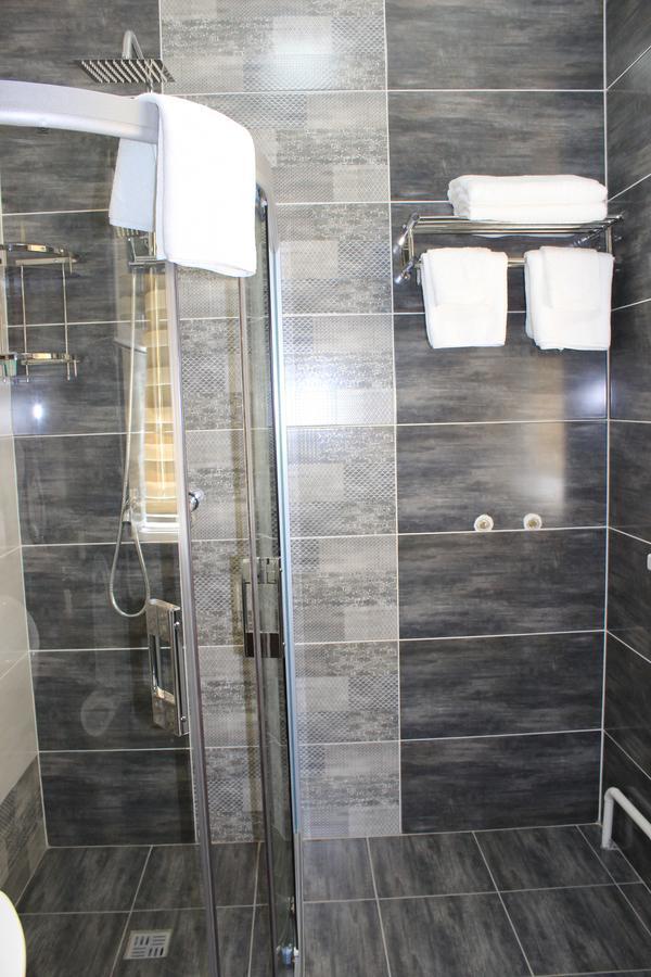 Kok-Art Hotel Jalal-Abad Esterno foto