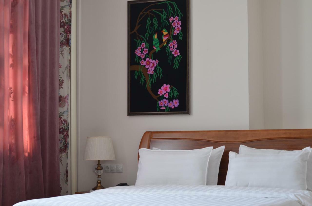 Kok-Art Hotel Jalal-Abad Esterno foto