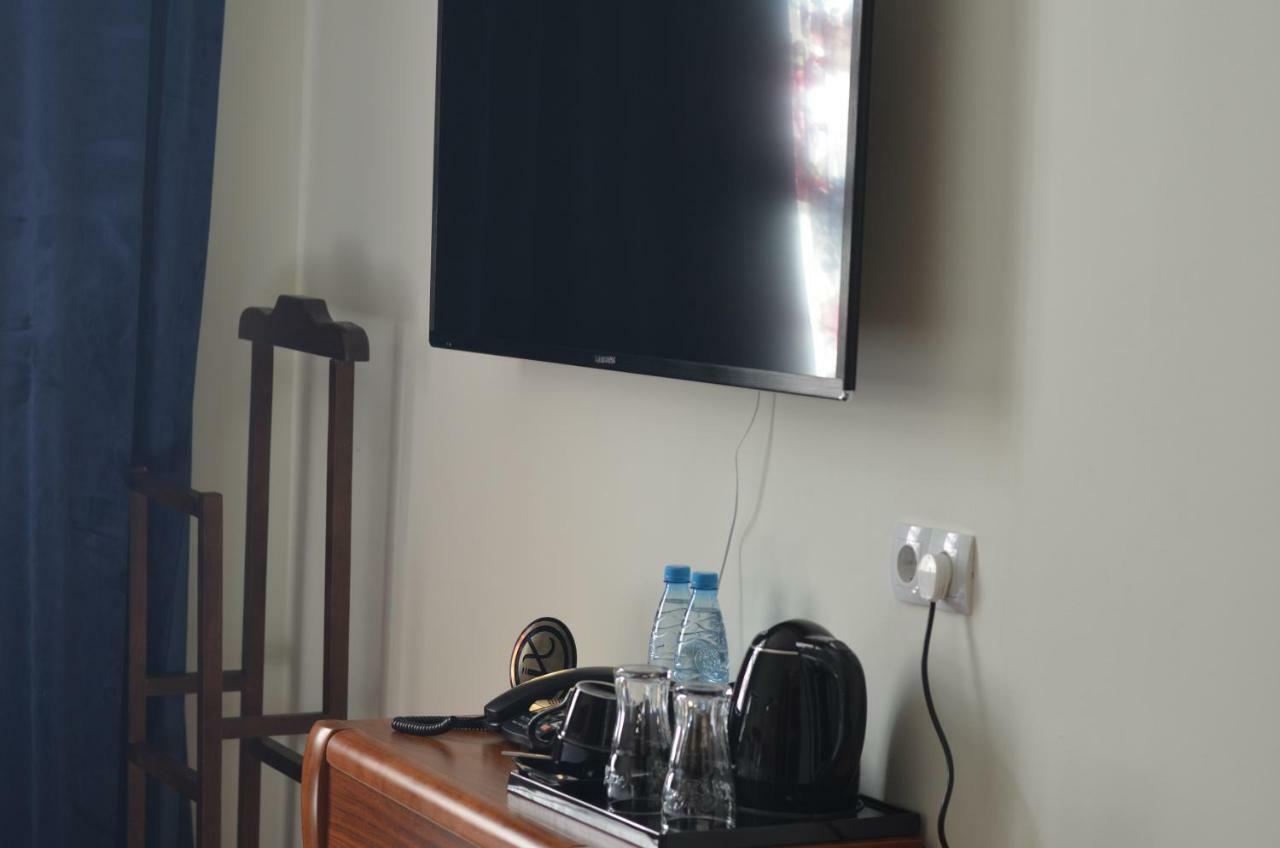Kok-Art Hotel Jalal-Abad Esterno foto